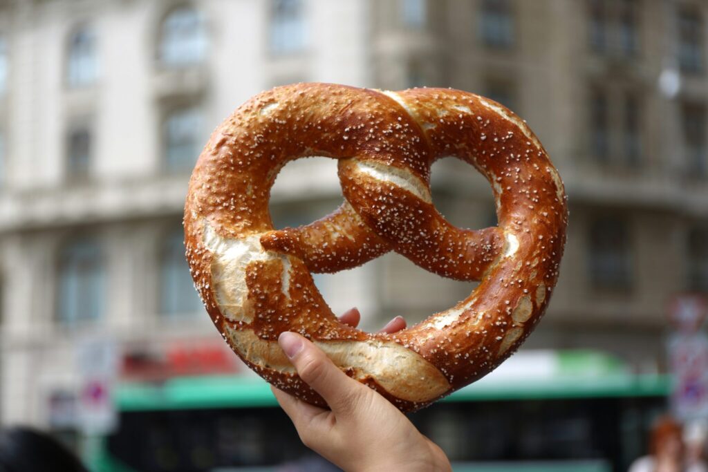 bretzel, pretzel, top 5 foods to try in Berlin